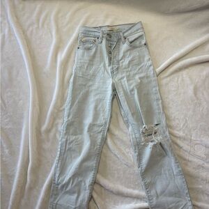 Levi’s Light Wash Ribcage Straight Ankle Jeans